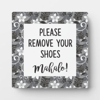 LUAU TIKI IN CHARCOAL- Remove Your Shoes Plaque