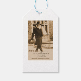 Lubavitcher Rebbe going to the Ohel. 770. Chabad Gift Tags