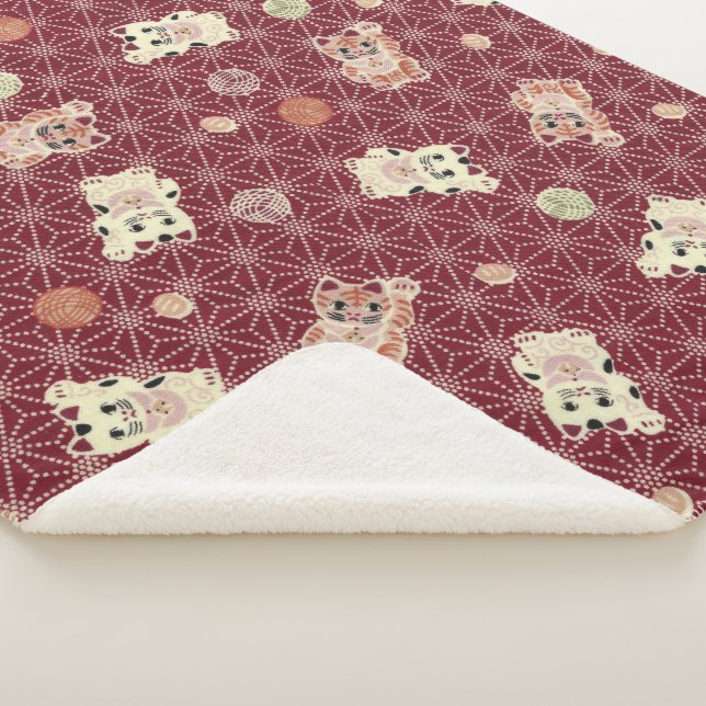 Lucky Cat Sherpa-backed Blanket (3/4)