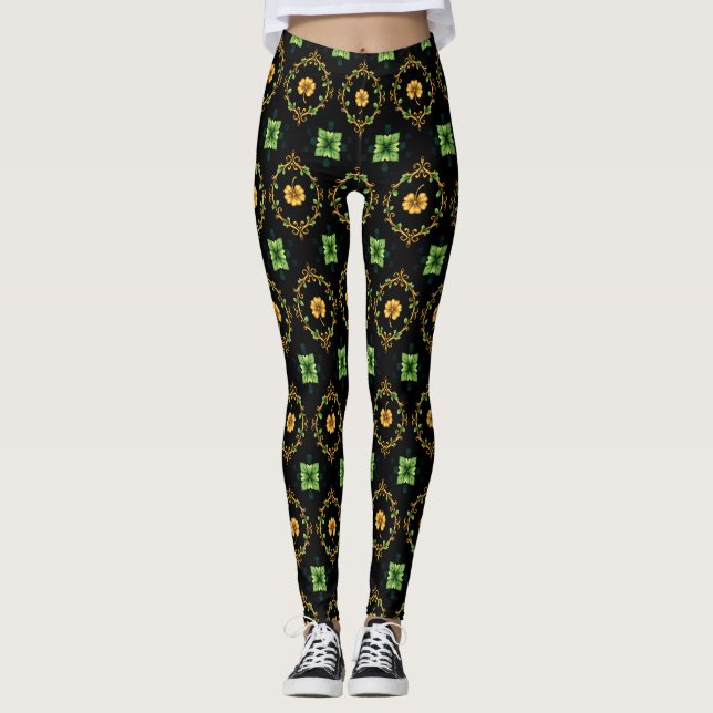 Lucky Clover 🍀 A Timeless Symbol of Good Fortune Leggings (Front)