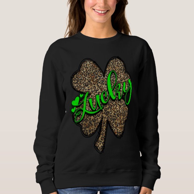 Lucky Mama St Patricks  St Patty's Day Mom Outfit Sweatshirt (Front)