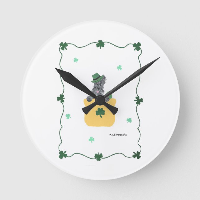 Lucky Shamrock Scottie Round Clock (Front)