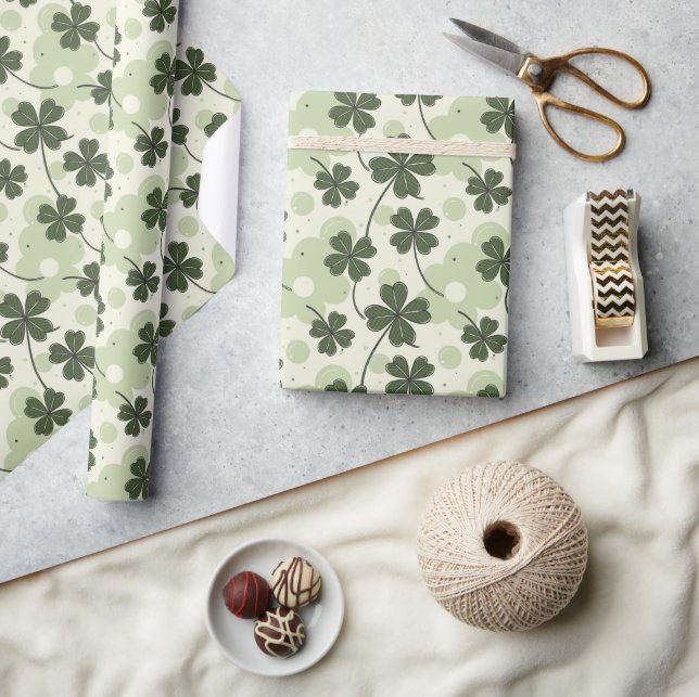 Lucky & Stylish Shamrock Wrapping Paper (Crafts)