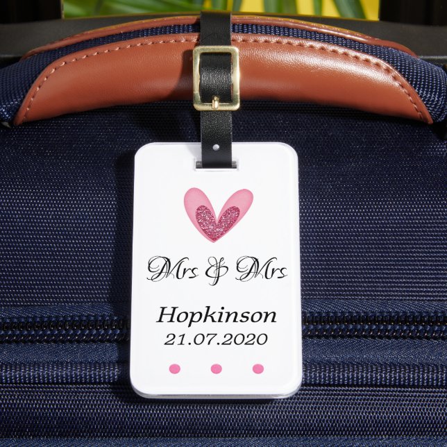 Luggage Tag - Pink Glitter Heart Mrs & Mrs (Front Insitu 2)