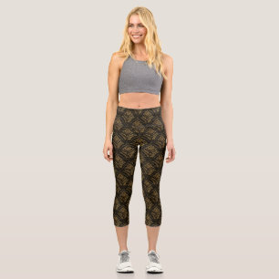 Luxury Gold Ornamental Damask Pattern Capri Leggings