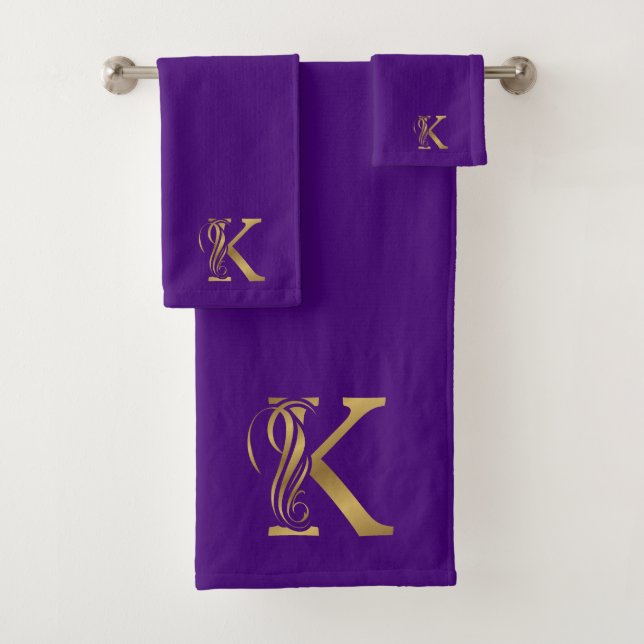 Luxury monogram gold letter on purple bath towel set (Insitu)