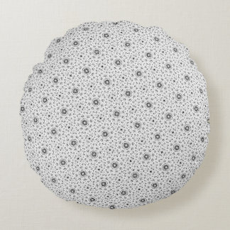Maacah001 B&W abstract doodle Round Cushion