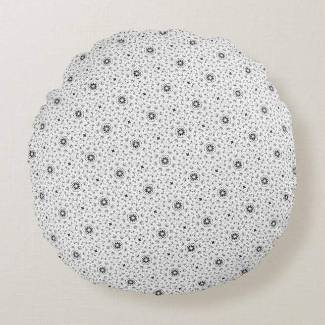 Maacah001 B&W abstract doodle Round Cushion (Front)