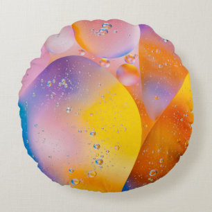MACRO PHOTOGRAPHY OF WATER AND SUNFLOWER OIL IN DI ROUND CUSHION