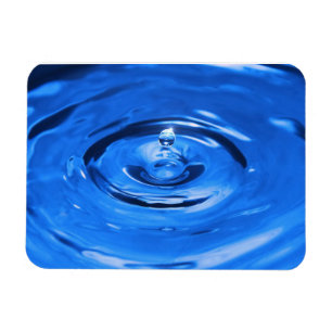 Macro water drop magnet
