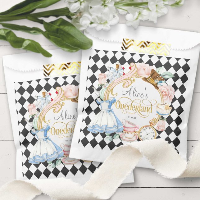 Mad hatter Tea party, Alice Onederland, snack Favour Bag (Alice Onderland, Girl 1st birthday, snacks favor bags)