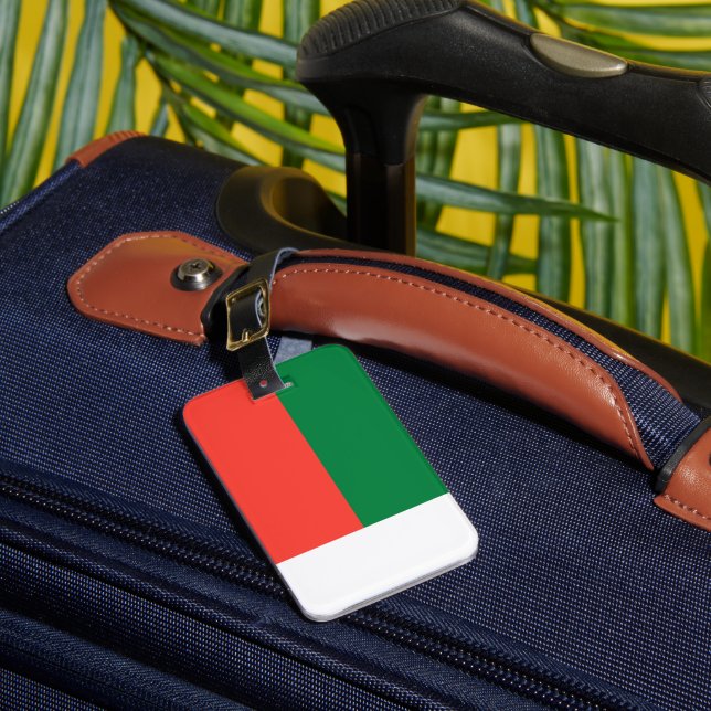 Madagascar flag luggage tag (Front Insitu 1)