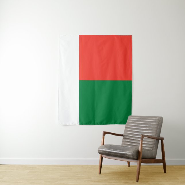 Madagascar flag tapestry (In Situ)