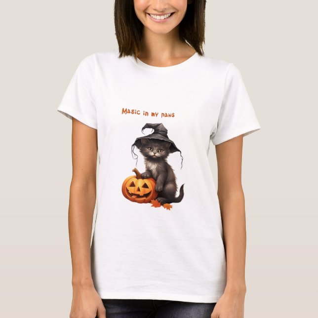 Magic in My Paws � Halloween Cat Design Classic T- T-Shirt (Front)