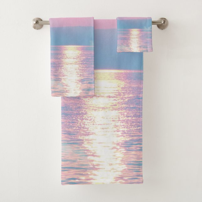 Magical landscape in pink sunset    bath towel set (Insitu)