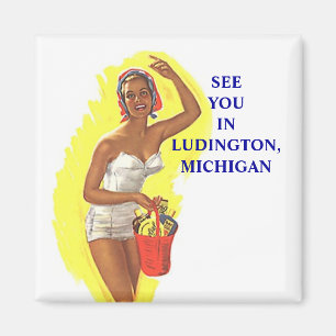 Magnet ~ RETRO Stylish Swimsuit Lady At The Beach