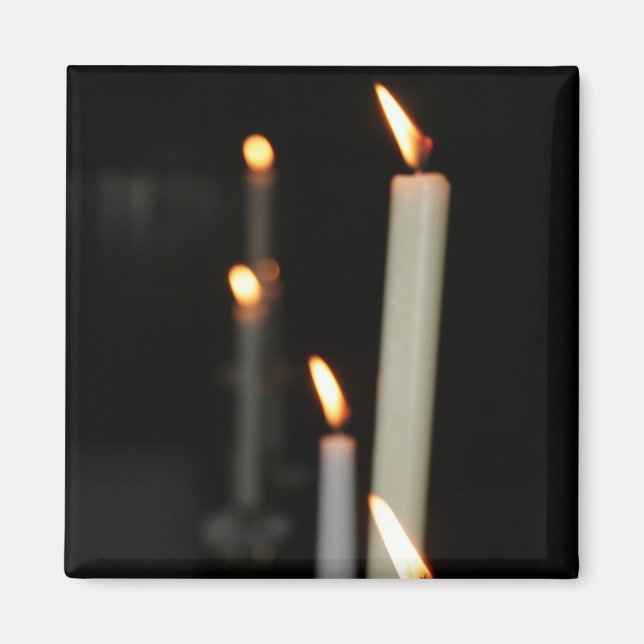 Magnet with lighting candles (Front)