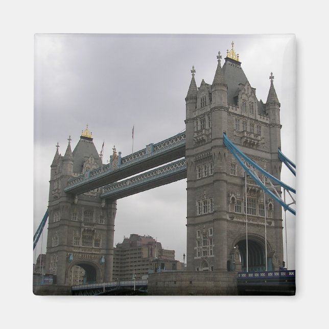 Magnet with Tower Bridge over the Thames River (Front)