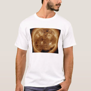 Magnetic field lines on the Sun 2 T-Shirt