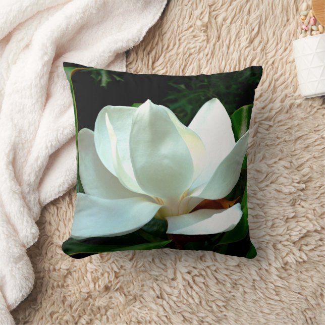 Magnolia Closeup Cushion (Blanket)