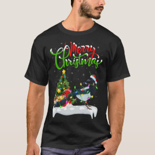 Magpie Bird Xmas Decorations Santa Magpie Christ T-Shirt