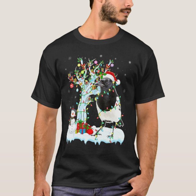 Magpie Bird Xmas Tree Lighting Santa Hat Magpie Ch T-Shirt (Front)