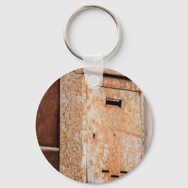 Mailbox rusty outdoors key ring (Front)
