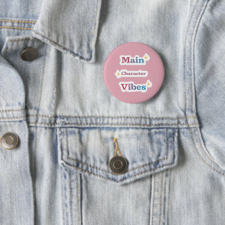 Main Character Vibes – Pastel Typography Design 6 Cm Round Badge