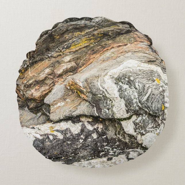 Maine Coast Rocks Nature Black Round Cushion (Front)