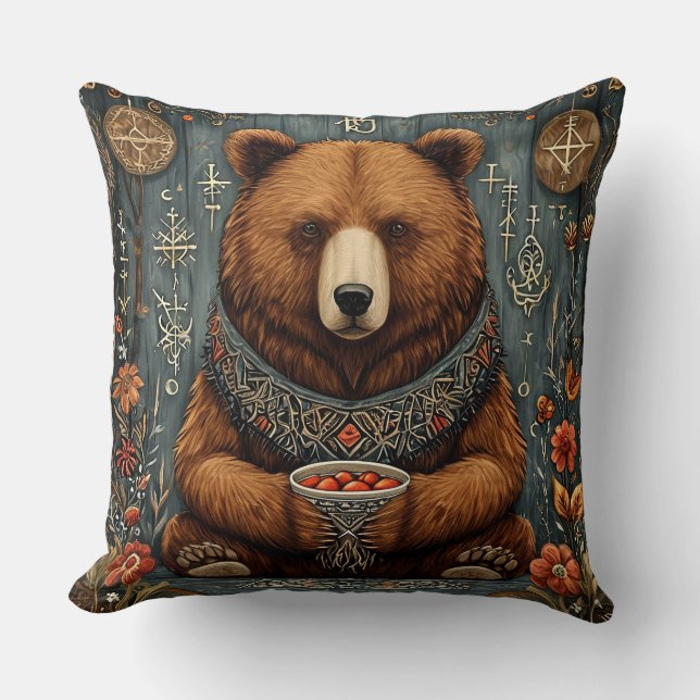 Majestic bear cushion (Front)