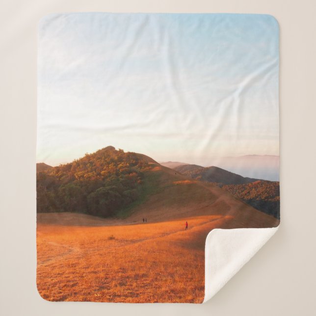Majestic field in the sunlight. Dramatic and pictu Sherpa Blanket (Front)