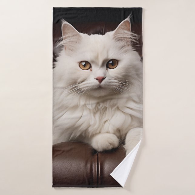 Majestic white cat bath towel (Bath Towel)