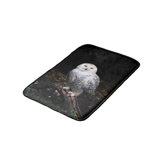 Majestic winter snowy owl bath mat (Angled)