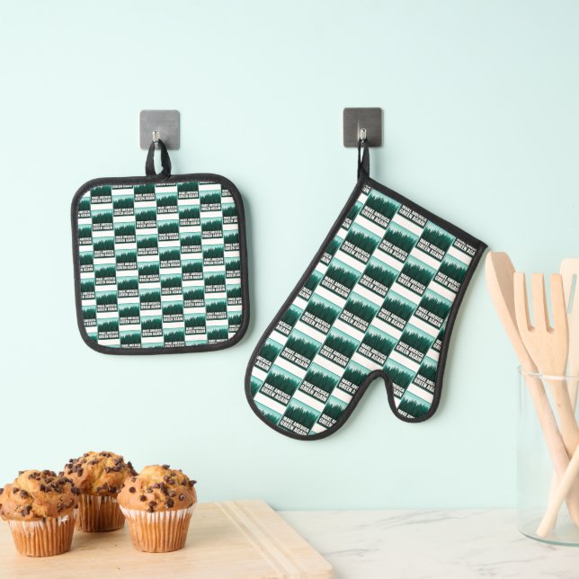 Make America Green Again Oven Mitt & Pot Holder Set (Insitu(Hanging))