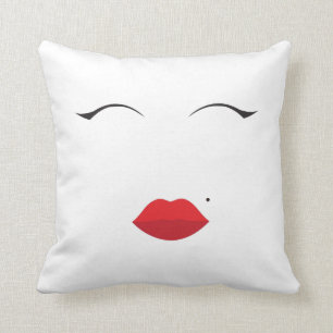 make up // Marilyn Monroe inspired// lips n eyes Cushion