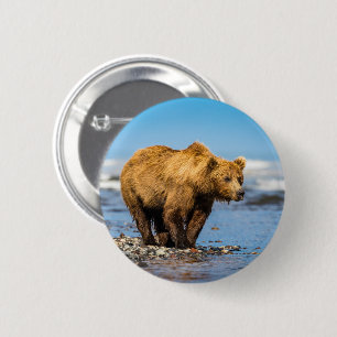 Mama bear watching her two kids 6 cm round badge