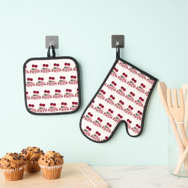 Mama Cherry Apron – Funny Kitchen Apron for Mum /  Oven Mitt & Pot Holder Set (Insitu(Hanging))