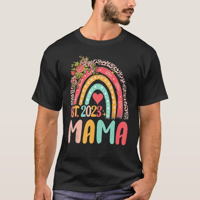 Mama Est 2023 Cute New Mum Women Leopard Rainbow M T-Shirt (Front)