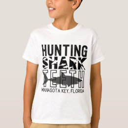 Manasota Key Florida (Hunting Shark Teeth) T-Shirt
