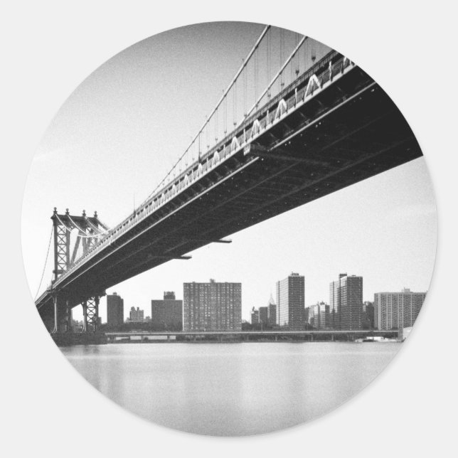 Manhattan Bridge and skyline, New York, US. Classic Round Sticker (Front)