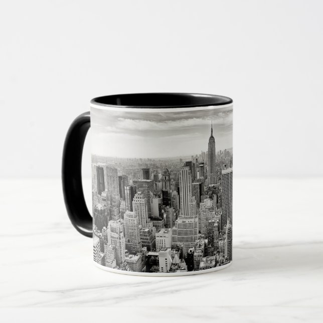Manhattan, New York (black & white panorama) Mug (Front Left)