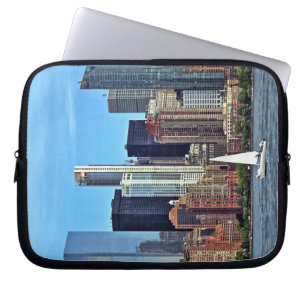 Manhattan NY – Sailboat By Manhattan Skyline Laptop Sleeve
