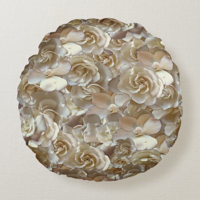 Many beautiful petals of rose     round cushion (Front)