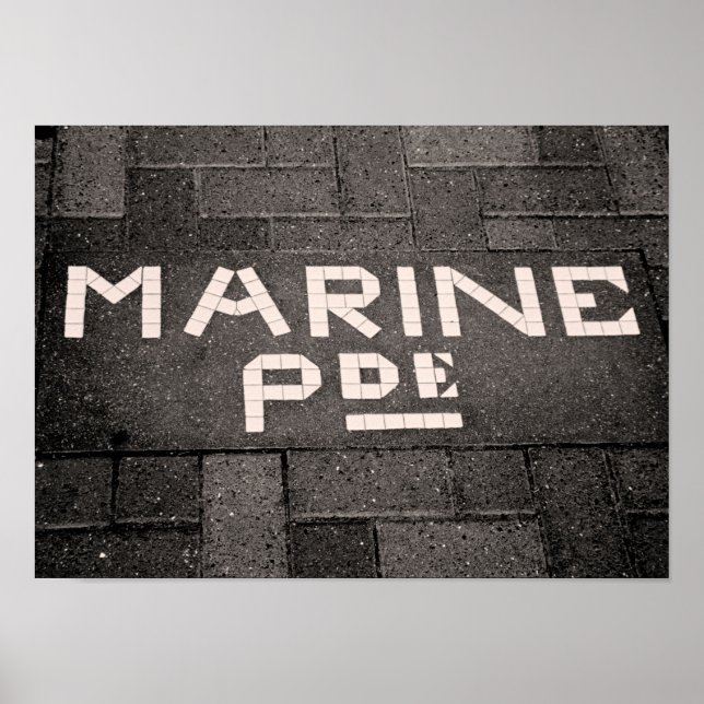 Marine Parade, Napier, New Zealand Poster (Front)