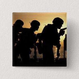 Marines fire 9mm handguns 15 cm square badge