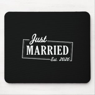 Married 2026 Couple Newlywed Bride And Groom Mouse Pad