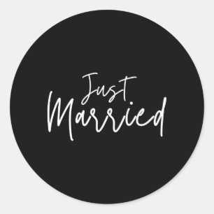 Married Est 2026 Honeymoon Newlywed Wedding Classic Round Sticker