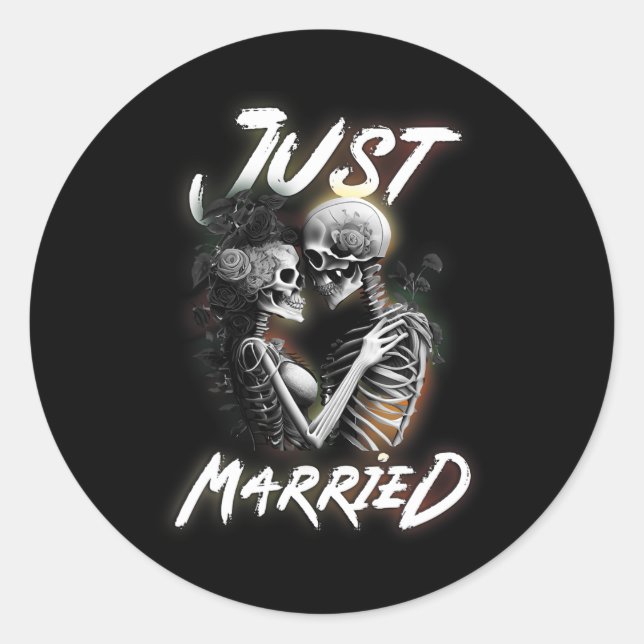 Married Halloween Skeleton Bride And Groom Wedding Classic Round Sticker (Front)