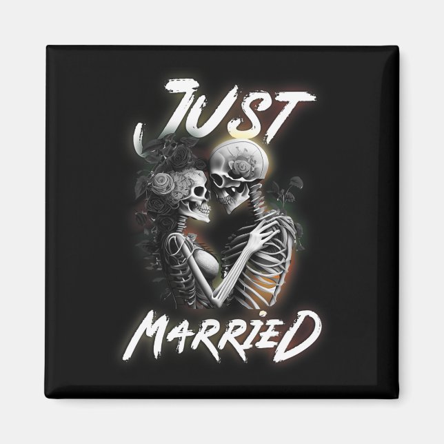 Married Halloween Skeleton Bride And Groom Wedding Magnet (Front)