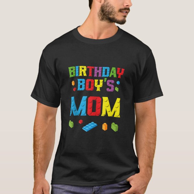 Master Builder Birthday Boy s Mom Building Bricks  T-Shirt (Front)